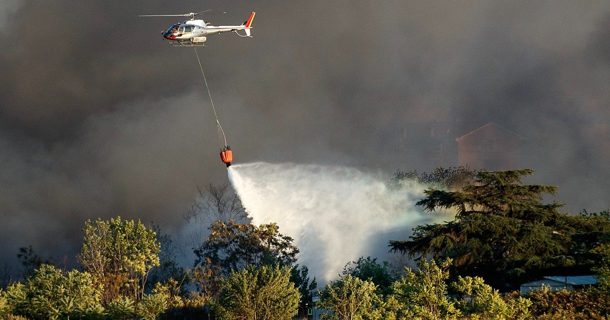 La storia del parco di Centocelle dove è scoppiato il rogo del 9 luglio. Autodemolitori da spostare e bonifiche: oltre 15 anni di incompiute