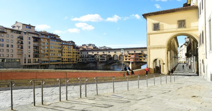 Firenze: turista inglese morto in un hotel, grave la compagna. Una lite o un gioco erotico finito male: le ipotesi degli investigatori