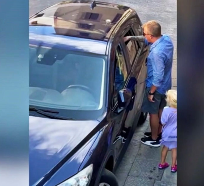 Toscana, Raikkonen disseta un cane chiuso in auto riempiendo d’acqua una coppetta gelato – Video