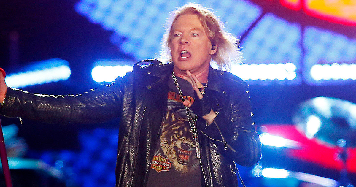 Axl Rose dei Guns N’ Roses contro Putin: “Piccolo uomo bugiardo e omicida”