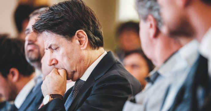 M5S, le 24 fiducie in bianco. Conte: “Dipende da Draghi”