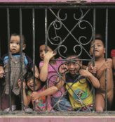 Copertina di L’esercito di baby clandestini che sogna l’America e trova un Cie