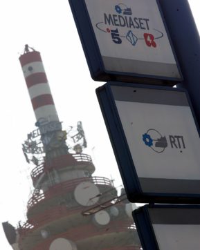 B. lontano dal potere, Biscione in affanno