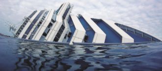 Copertina di È morto Maurizio Falciani, pompiere eroe della Costa Concordia. Fatale incidente d’auto a Firenze dopo un malore