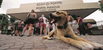 Copertina di Pompei fra scioperi selvaggi e crolli: benvenuti in Italia