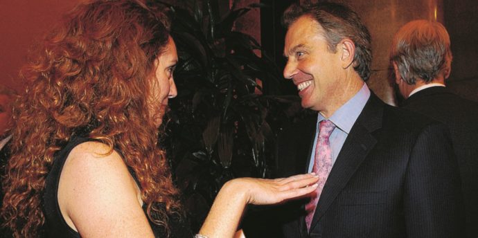 Doppio gioco inglese: Brooks salva, Coulson in cella