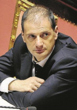 Gioco d’azzardo, Giorgetti resta alla Camera