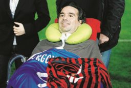 Copertina di Un anno senza Borgonovo,  fiore nella palude