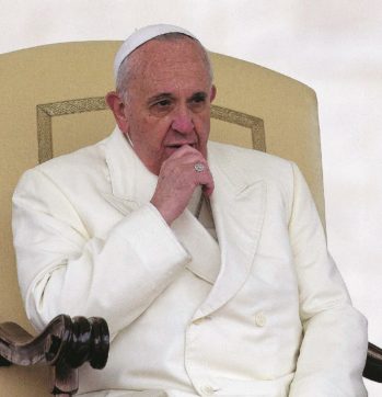 Francesco è stanco  e nello Ior torna  la guerra di poltrone
