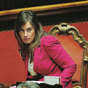 Renzi fa da scudo alla Boschi: “L’immunità l’ho voluta io”