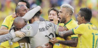 Copertina di Brasile a undici metri  da un altro “Maracanazo”