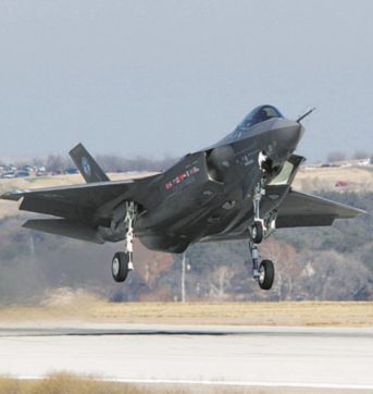 Arriva la Pinotti, l’F-35 si rompe