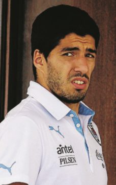 Suarez confessa: “Provocato con una testa d’aglio”