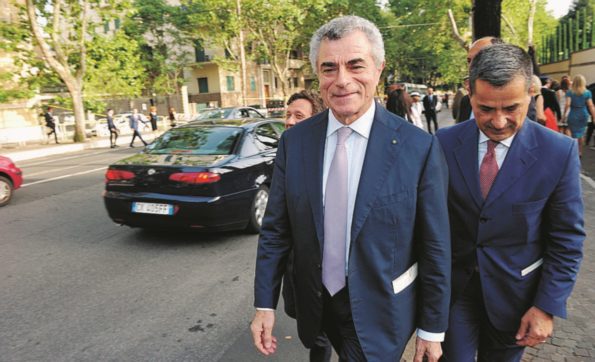 Grillo a Stelle&Strisce.  Ambasciatore-show  dell’ “altra Italia”