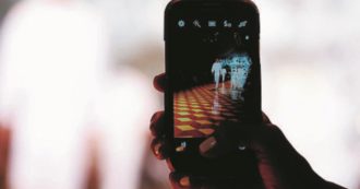 Copertina di Chi ti odia sui social non riesce a smettere di guardarti. Sull’ossessione digitale e il prezzo che si paga