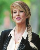 Copertina di Summer Festival, il gioco  è non confondere le band