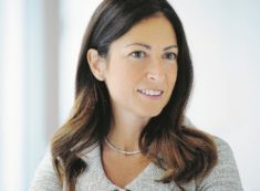 Copertina di “La nostra colpa: rischiamo meno degli uomini”