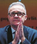 Copertina di Mauro: “Sos, il Putin di Firenze ormai fa  cose da Minculpop”