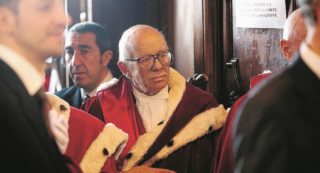 Copertina di Esposito contro il Csm:   “Non accetto questi giudici”