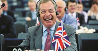 Copertina di Insulti e show,  il circo di Strasburgo