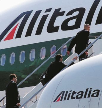 Alitalia, lo stallo continua. Il rinnovo spacca i sindacati