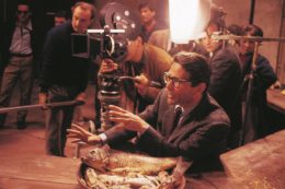 Copertina di Lo sguardo di un Cristo, lungo 50 anni