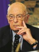 Copertina di Il Palazzo reagisce alle firme della Piazza