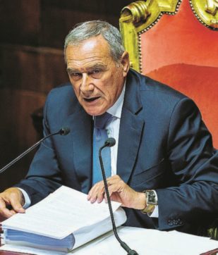 Perché Grasso non vuol fare la stampella