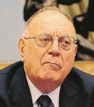 “L’improvvisatore tiene fermo Napolitano”