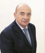 Copertina di Aiccre: poltrone, sede principesca e casse vuote