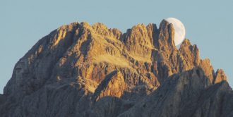 Copertina di Piste e seggiovie alla faccia dell’Unesco