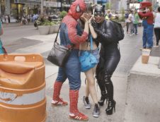 Copertina di La grama vita di un supereroe