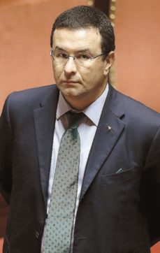 “Qui ci vogliono tutti schiavi come quelli di Ncd”