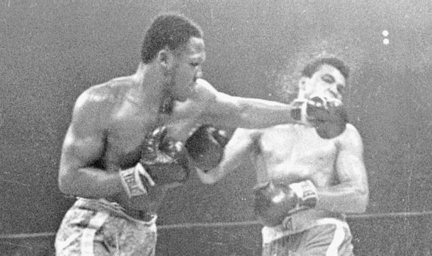 Dal ring a eBay: venduti i guantoni di Alì