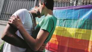 Copertina di “I gay vanno curati dallo specialista”