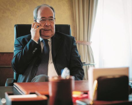 “Grandi alleanze tra telefonia e tv o ci spazzano via”