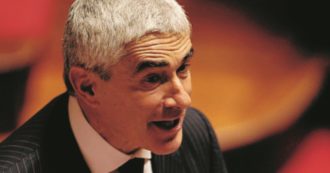 Copertina di Casini lascia il Parlamento dopo 44 anni: “Non mi ricandiderò alle prossime elezioni”. Ma non chiude la porta al Quirinale