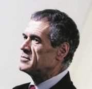 Copertina di Cottarelli non molla: così risparmio 3 miliardi