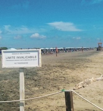 Chilometri di costa blindata  Per i dipendenti del Colle