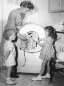 Copertina di Ma quale web, la vera rivoluzione contemporanea fu la lavatrice