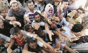 Copertina di Iraq come in Vietnam elicotteri “assaliti” dai profughi