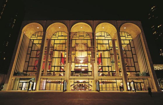 Met, il fantasma dell’Opera si chiama crac