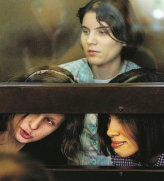 Pussy Riot: dalla sfida a Putin al “cattivo” Spacey