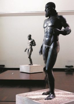 Bronzi di Riace, l’inutile tournée
