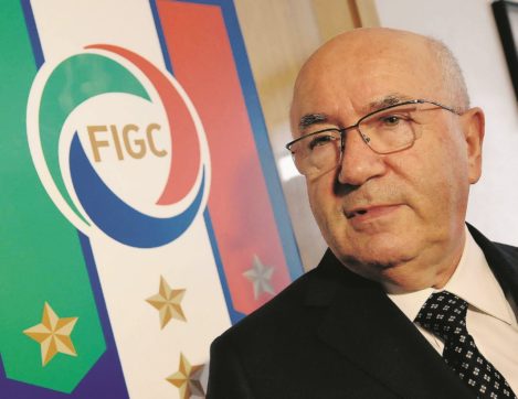 Tavecchio, i primi colpi del Banana azzeccatutto