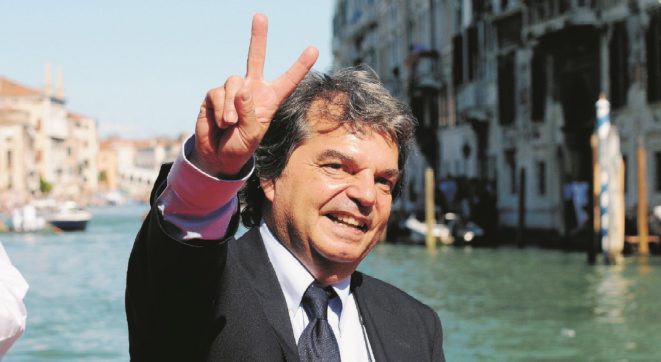 “Non sono mai del tutto felice, la felicità la rincorro”