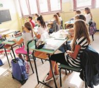 Copertina di Scuole trattate come aziende: come sono miopi  le riforme che non guardano al futuro