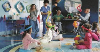 Copertina di “Rai e Mediaset, senza banda larga dominano loro”