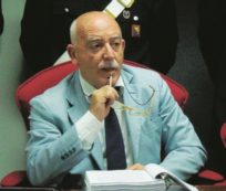 Copertina di “Attenzione, il boss parla ad altri”