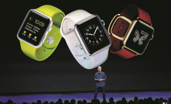La Mela arriva sul polso,  Cupertino detta anche le ore